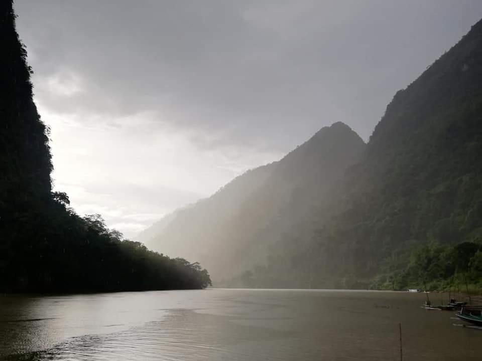 Ou River House Nongkhiaw Esterno foto